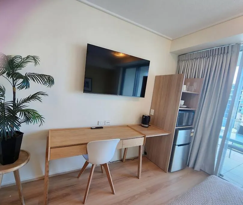Apartment Studio Room In Cairns Esplanade! Ocean View! Heart Of Cairns Australia