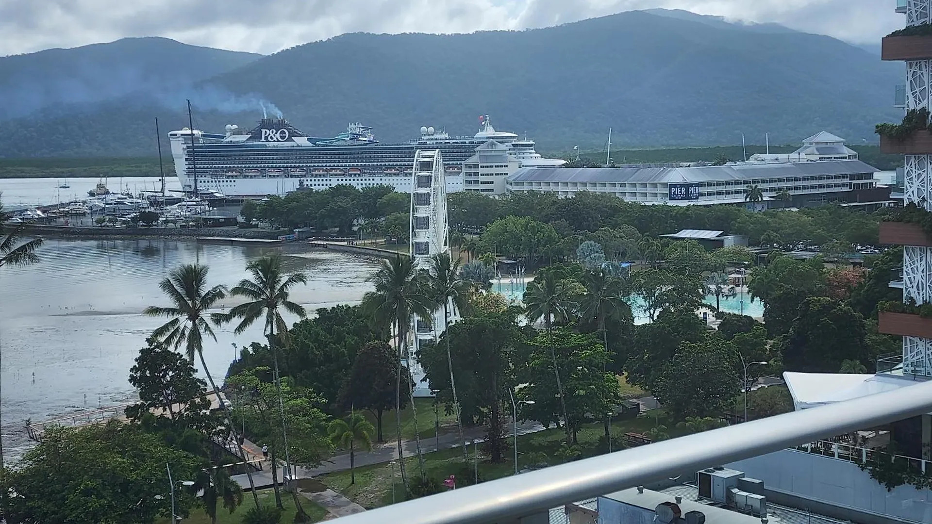 Studio Room In Cairns Esplanade! Ocean View! Heart Of Cairns